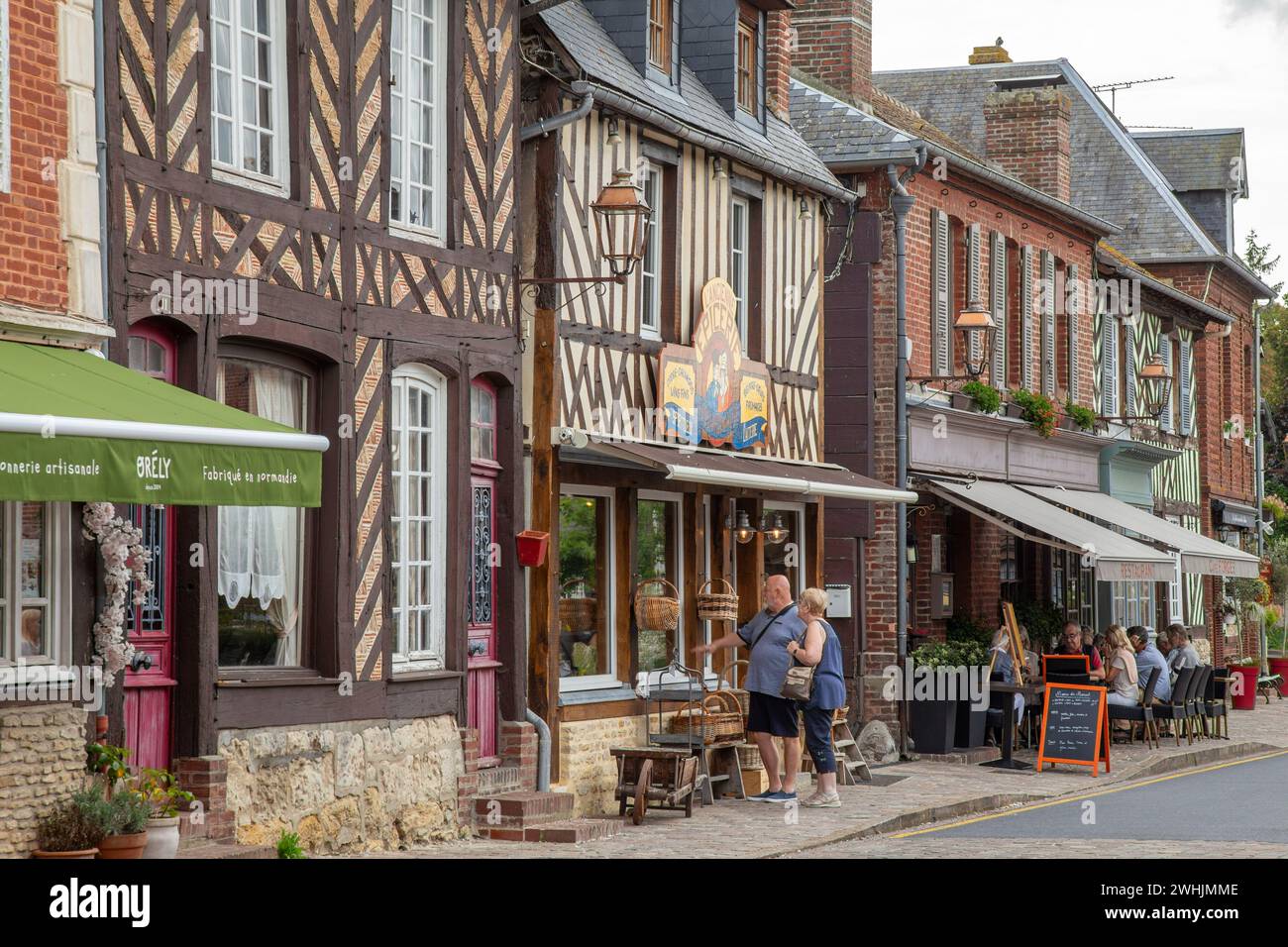 Das hübsche Beuvron-en-Auge Dorf in der Normandie, Frankreich Stockfoto