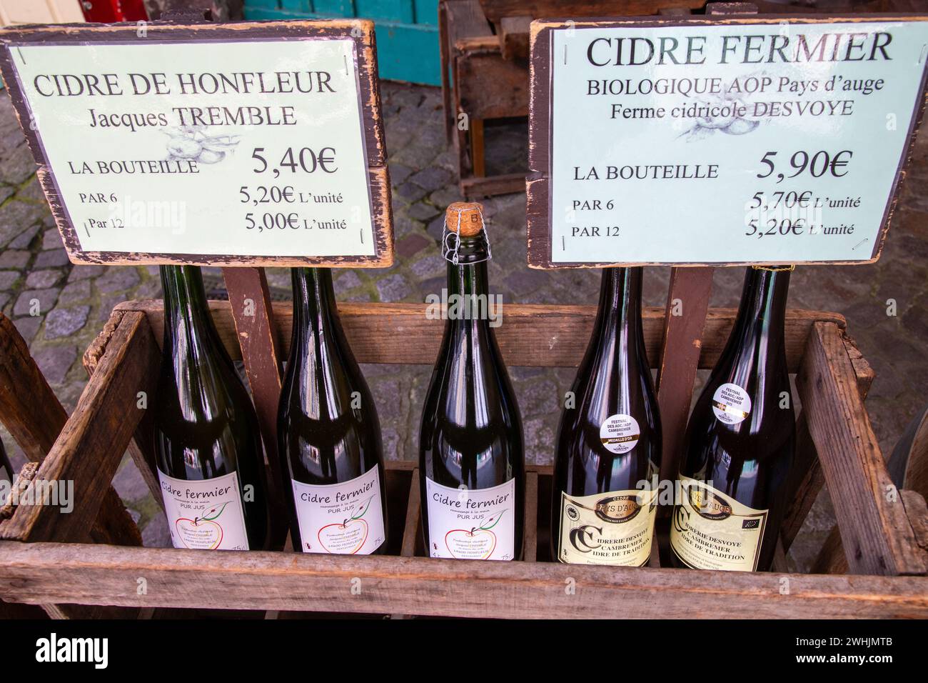 Normany Cidre zum Verkauf in Honfleur, Normandie, Frankreich Stockfoto
