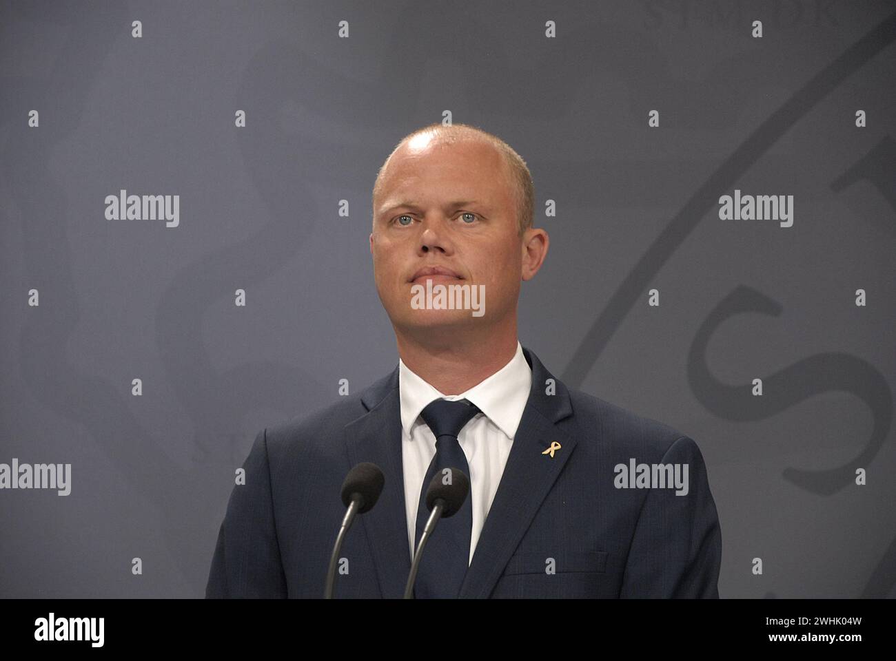 Kopenhagen / Dänemark. 12. Mai 2016 der dänische Premierminister Lars Lokke Rasmussen (V) hält eine gemeinsame Pressekonferenz mit seinem Verteidigungsminiuster Peter Christense (V) ab und hebt hervor, dass die dänische Regierung 24 Kampfflugzeuge F-35 Lockheed Martin USA kaufen wird und 20 Milliarden dänische Kronen in der Spiegelhalle Kosten werden premierminister christiansborg / Foto. Francis Joseph Dean / Deanpictures. Stockfoto