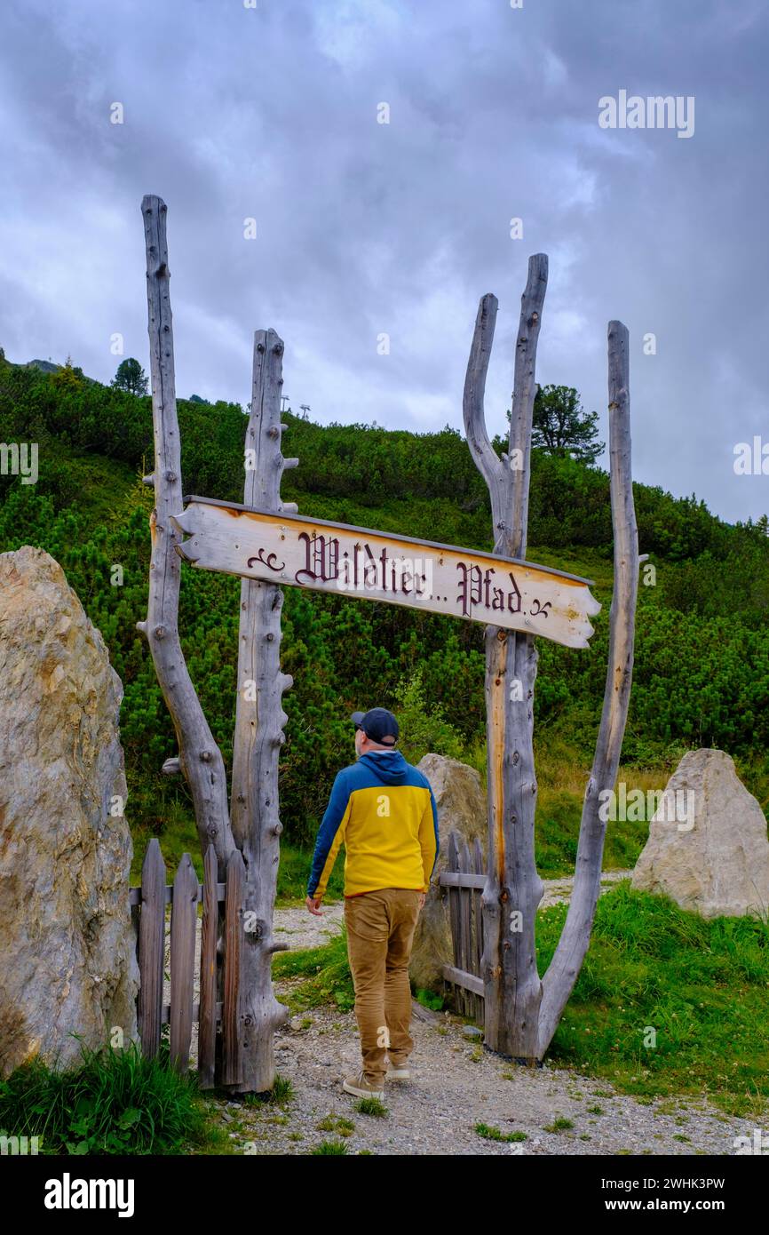 Wildtierpfad, Zirmstadl, Zillertaler Hoehenstraße, Zillertal, Tirol, Österreich Stockfoto