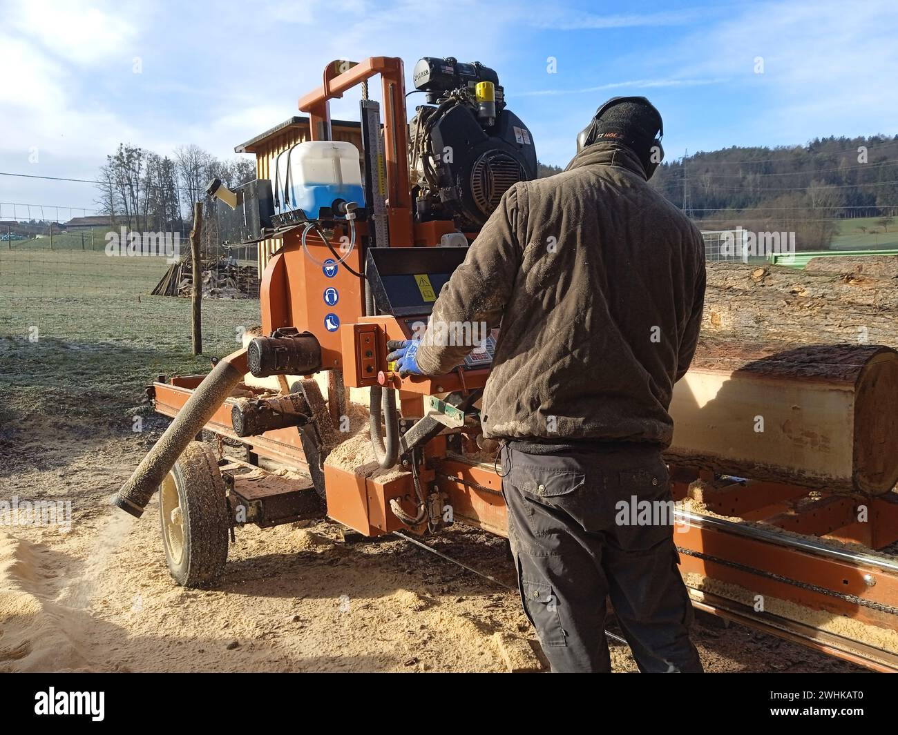 Mobiles Sägewerk in der Holzindustrie Stockfoto