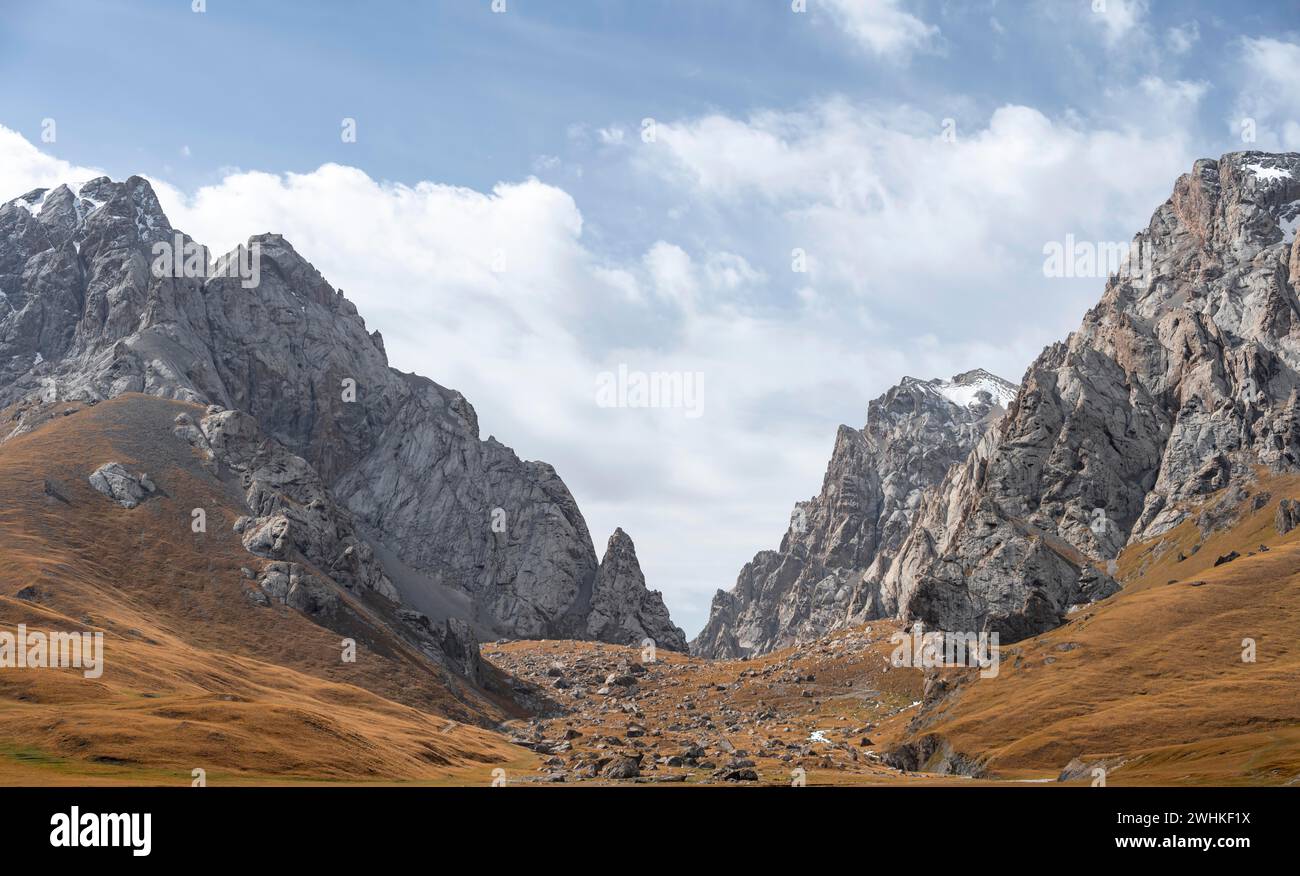 Berge in den Keltan Bergen, Sary Beles Mountains, Tien Shan, Naryn Provinz, Kirgisistan Stockfoto