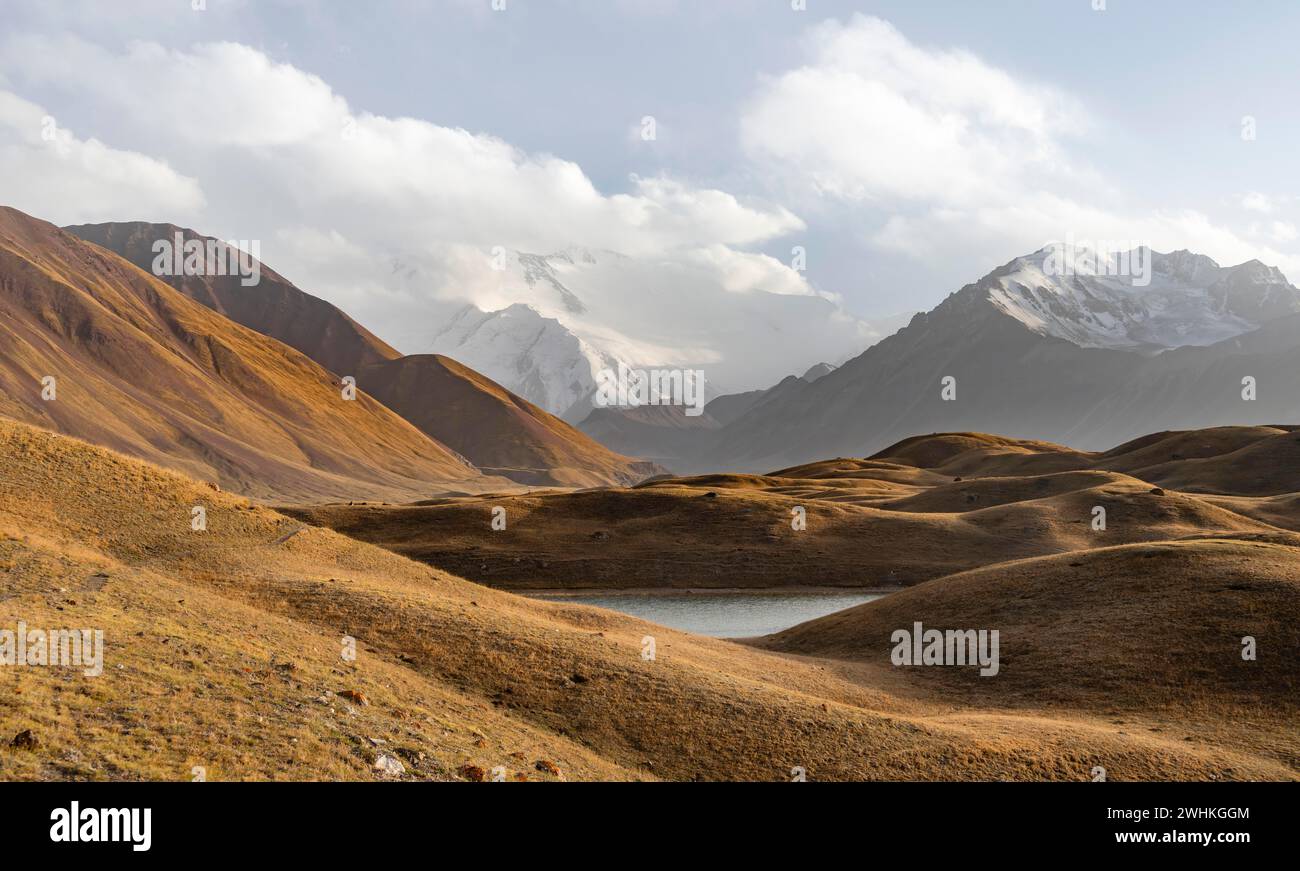 See, Lenin Peak, Pamir Mountains, Provinz Osh, Kirgisistan Stockfoto