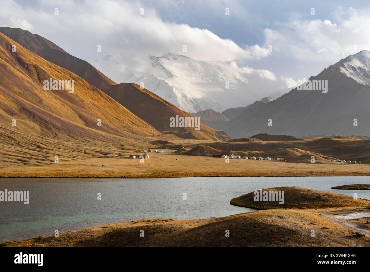 See, Lenin Peak, Pamir Mountains, Provinz Osh, Kirgisistan Stockfoto