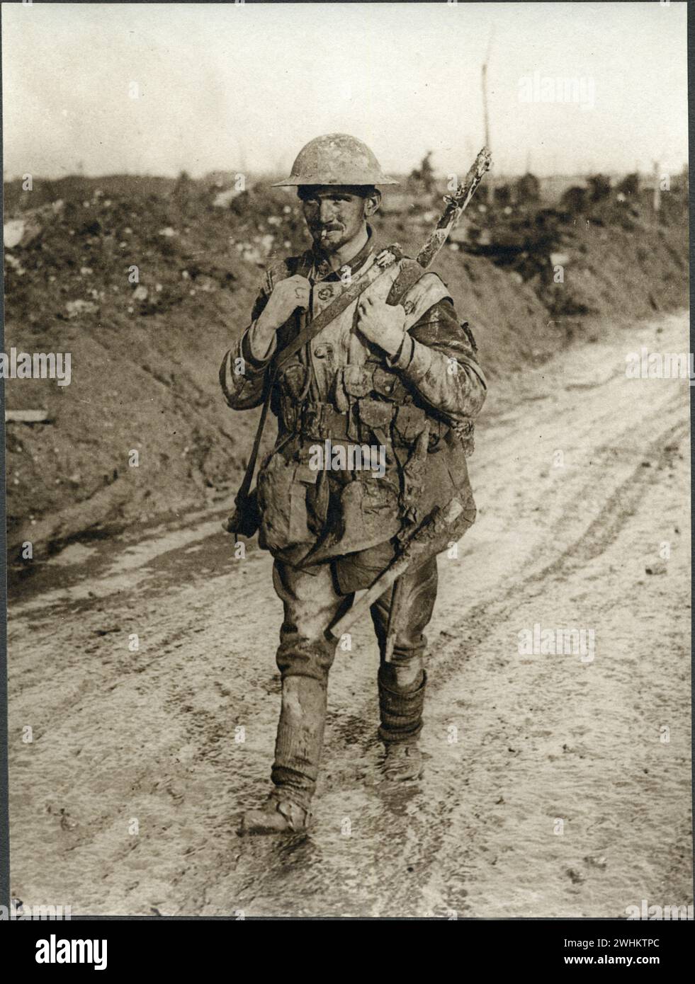Privatmann Donald Johnston McKinnon, No. 7 Platoon, 73. Bataillon, kanadische Armee, Rückkehr von der Front in Frankreich. Bilder der kanadischen Streitkräfte im Ersten Weltkrieg in Frankreich/1. März 1917 Stockfoto