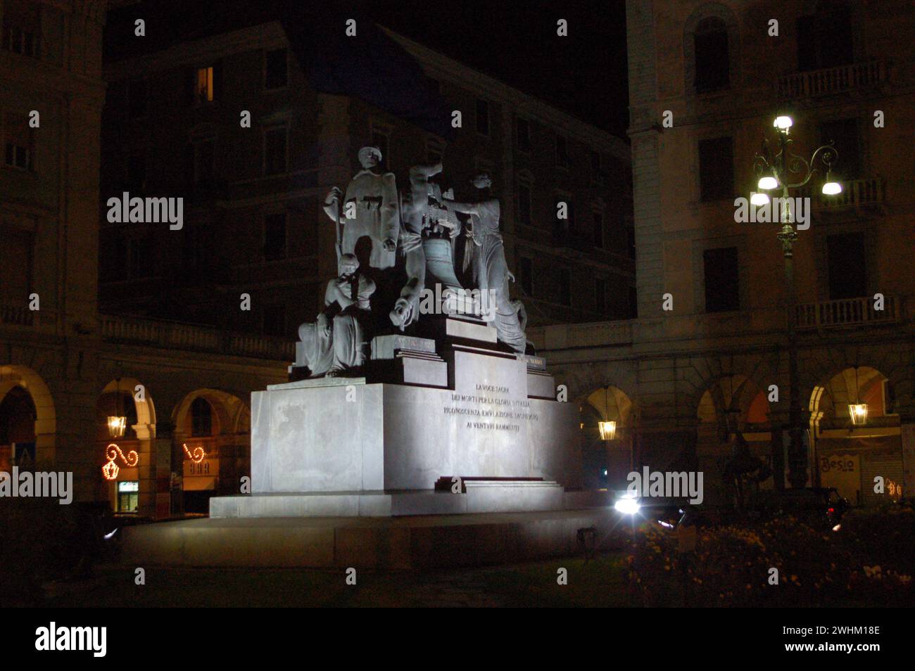 Kriegsdenkmal Piazza Mameli Savona Stockfoto