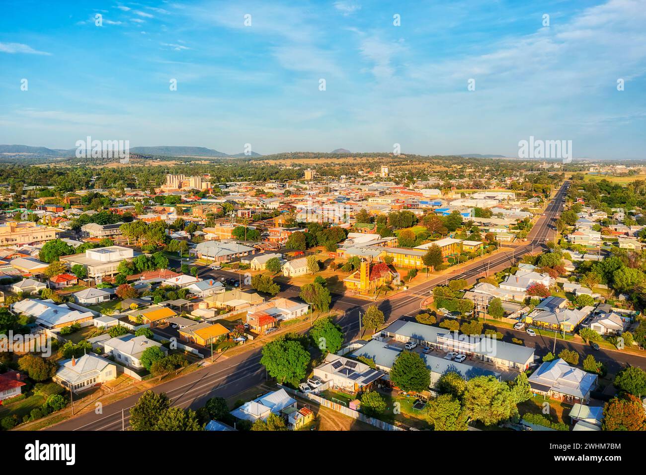 Ruhige Wohnstraßen in der abgelegenen ländlichen Stadt Gunnedah im australischen Outback. Stockfoto