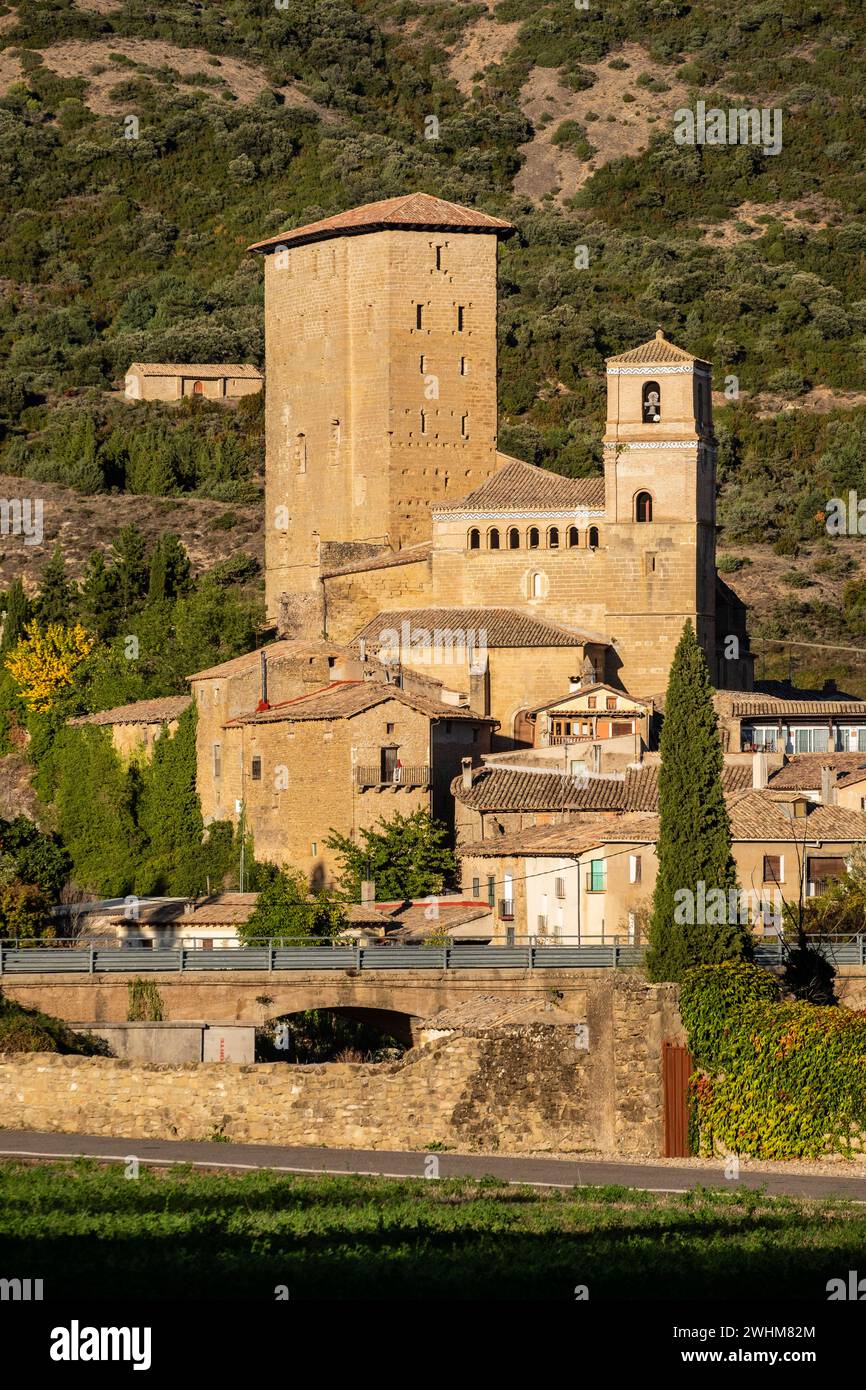 Kirche von San Martin und Schloss von Sancho el Mayor Stockfoto