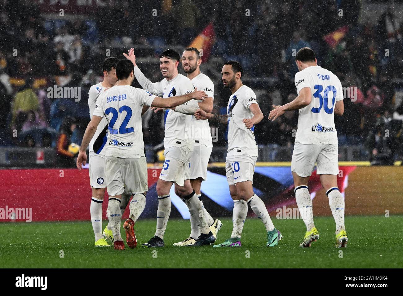 Rom, Italien. Februar 2024. Spieler des FC Internazionale feiern den Sieg beim Spiel der Serie A zwischen AS Roma und FC Internazionale im Stadio Olimpico in Rom, Italien am 10. Februar 2024. Quelle: Nicola Ianuale/Alamy Live News Stockfoto