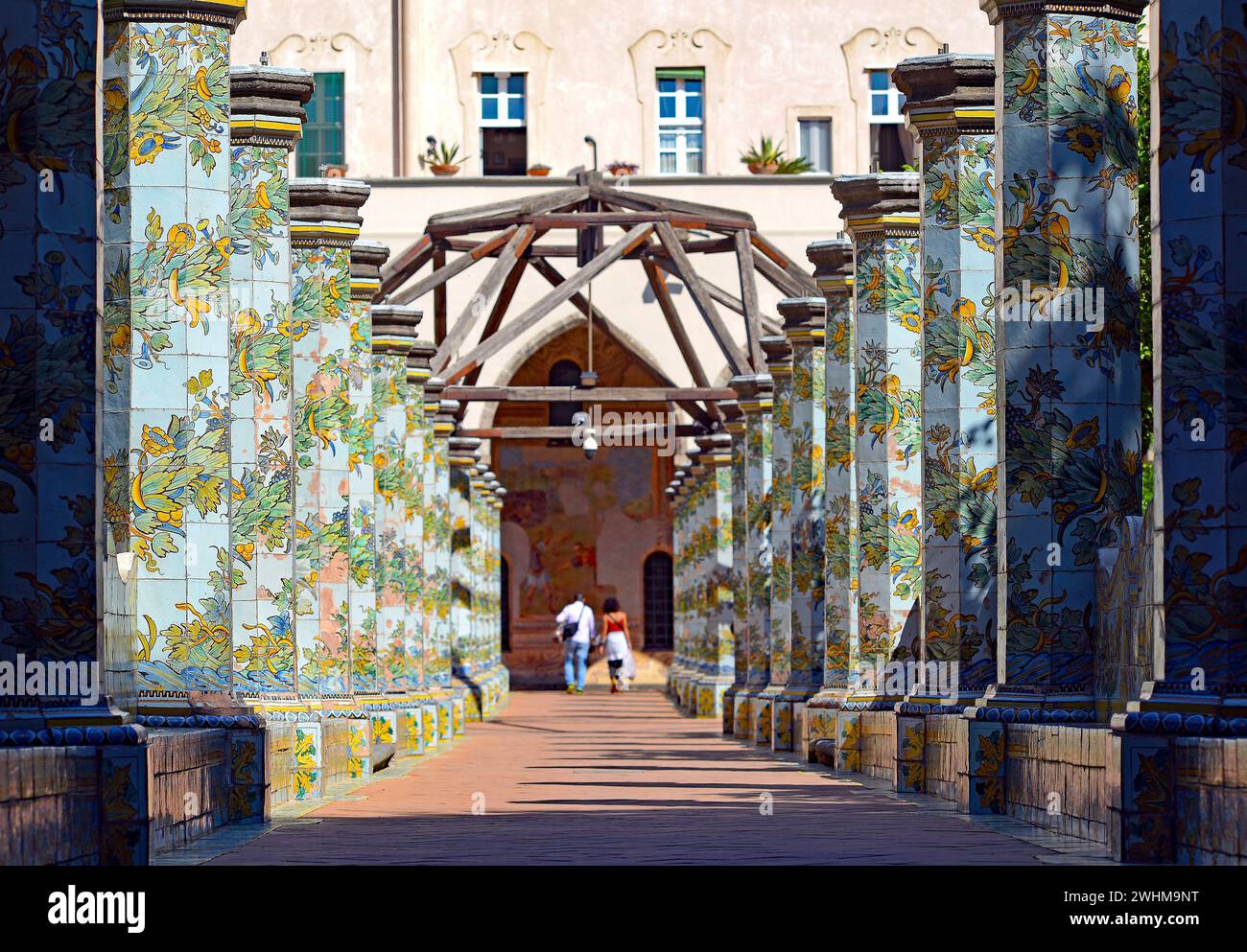 Kreuzgang, Basilica di Santa Chiara, Neapel, Italien Stockfoto