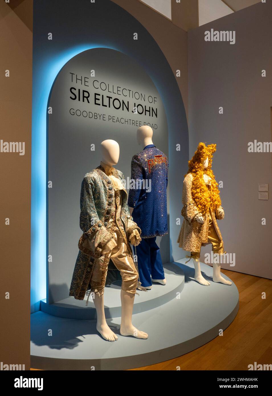 „The Collection of Sir Elton John: Opening Night“ im luxuriösen Auktionshaus von Christie im Rockefeller Center, New York City, USA 2024 Stockfoto