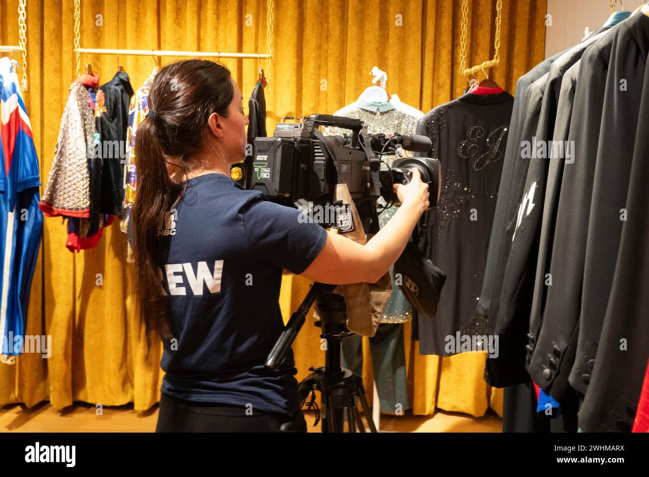 „The Collection of Sir Elton John: Opening Night“ im luxuriösen Auktionshaus von Christie im Rockefeller Center, New York City, USA 2024 Stockfoto