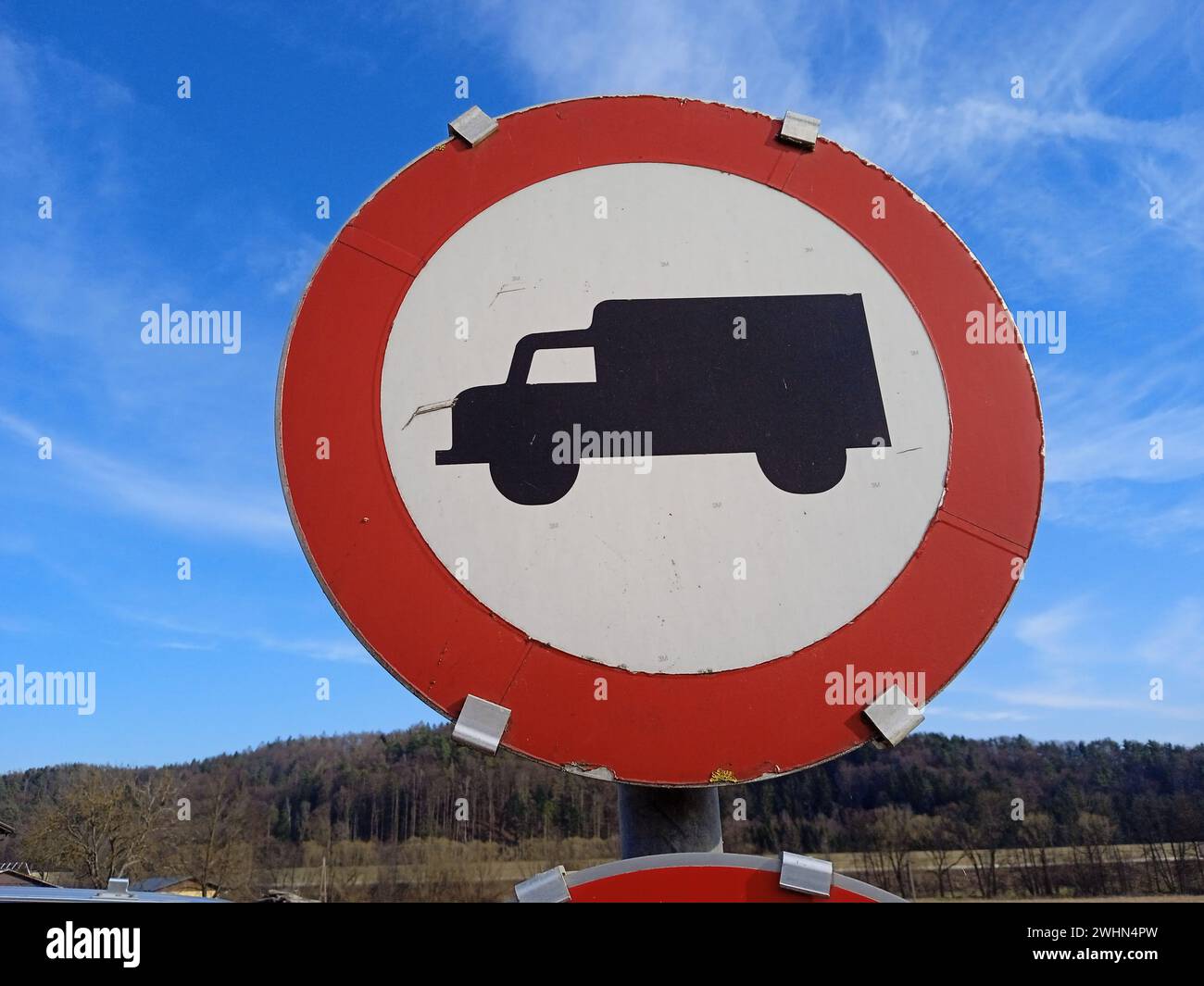 Spannende Lkw Berholverbot Schild Fotos