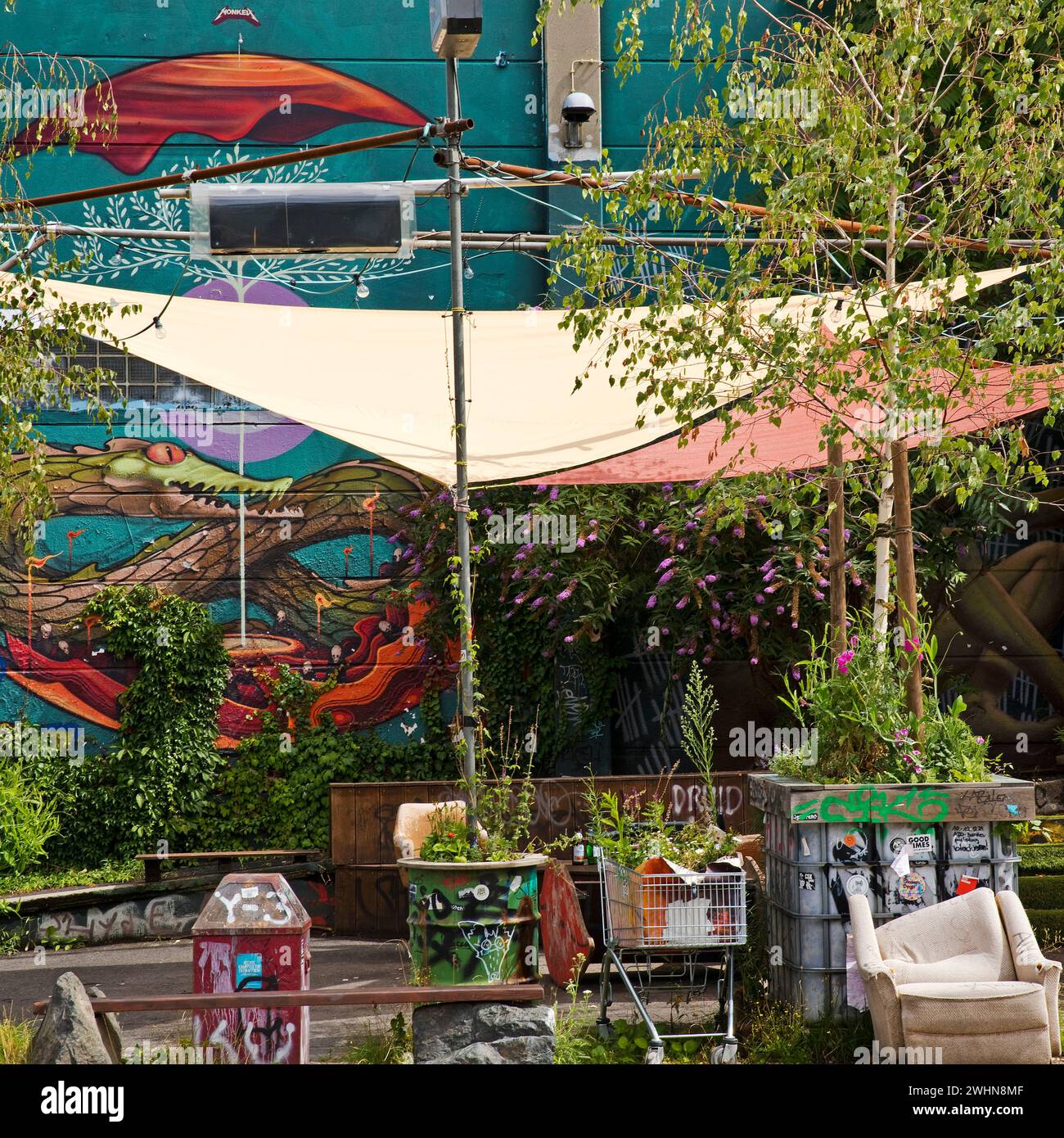 Vogelbad, Kreativfabrik, Wiesbaden, Hessen, Deutschland, Europa Stockfoto