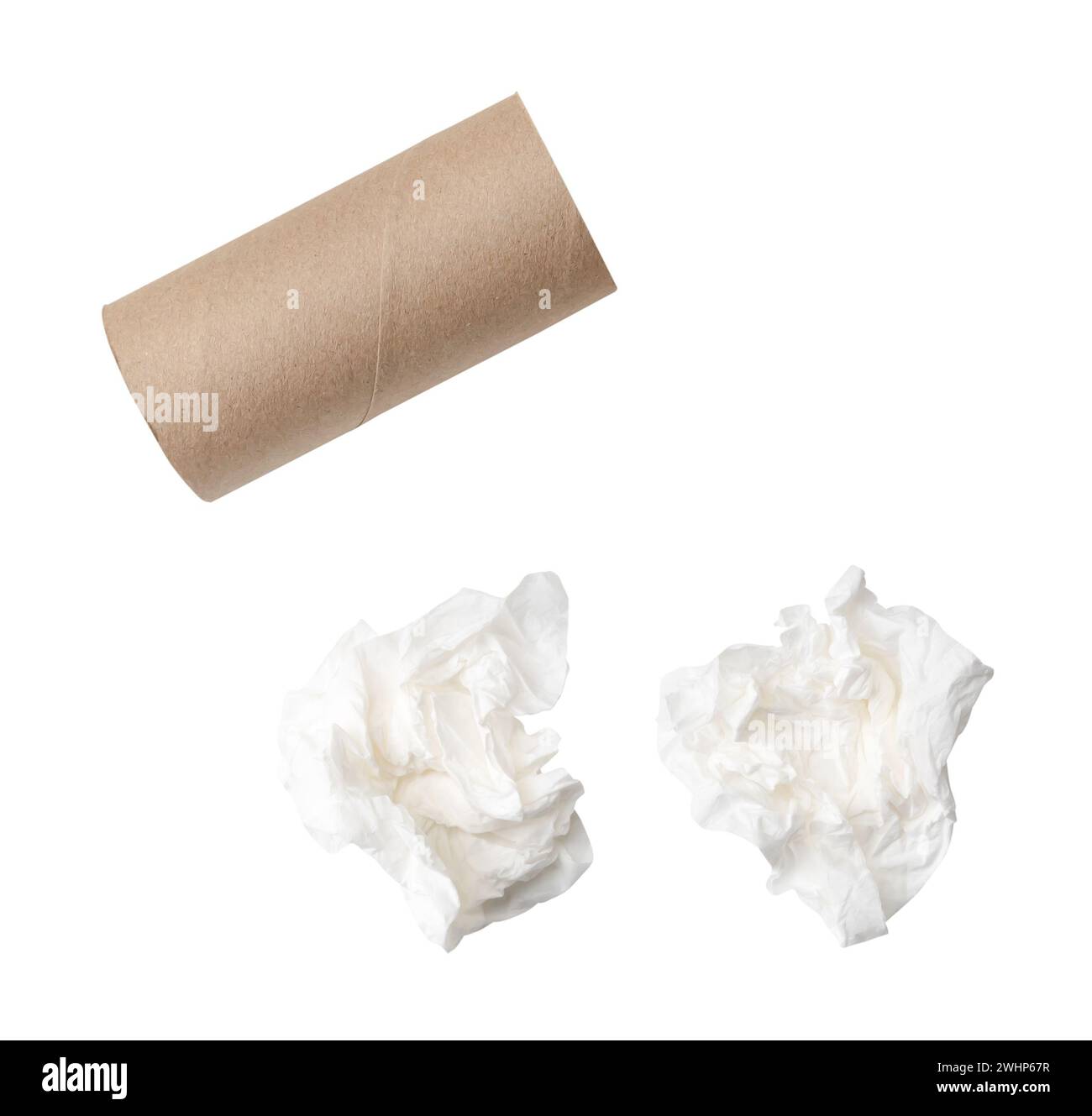 Draufsicht Set aus verschraubtem oder zerknittertem Taschentuch oder Serviette mit Kern in seltsamer Form nach der Verwendung in Toilette oder Toilette ist auf weißem Hintergrund isoliert Stockfoto