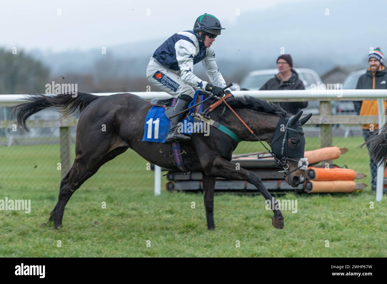 5. Rennen in Wincanton 2. März 2022 - Mares' Handicap Hürde Stockfoto