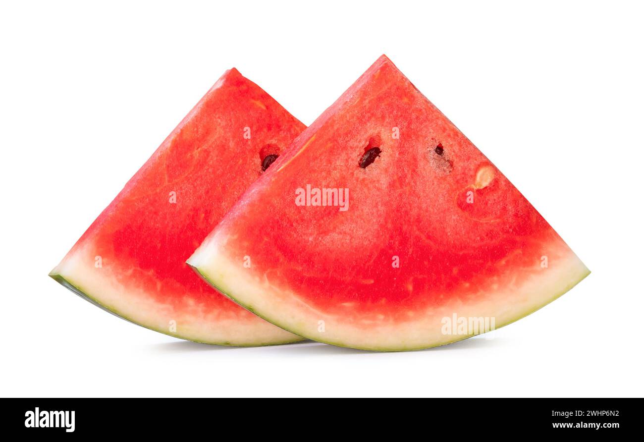 Die Vorderansicht reifer roter Wassermelonenschichten ist auf weißem Hintergrund mit Beschneidungspfad isoliert. Stockfoto