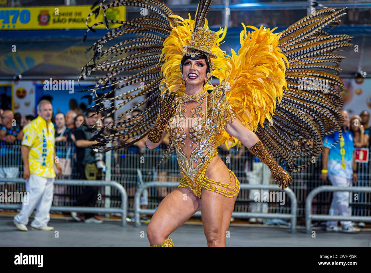 ao Paulo, Brasilien, am 10. Februar 2024. Marina Franco nimmt an der Parade der Samba-Schulen in Sao Paulo Teil, die Teil der Paraden der Sondergruppe ist, die am 10. Februar 2024 im Anhembi Sambadrome in der nördlichen Zone von Sao Paulo, Brasilien, stattfindet. (Foto von Anderson Lira/Thenews2/NurPhoto) Credit: NurPhoto SRL/Alamy Live News Stockfoto