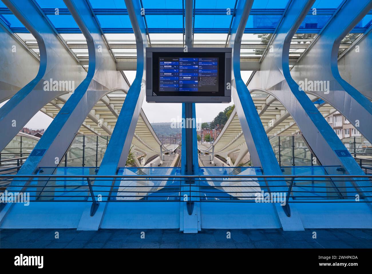 Bahnhof LiÃ¨ge-Guillemins mit Installation von Daniel Buren, LiÃ¨ge, Belgien, Europa Stockfoto