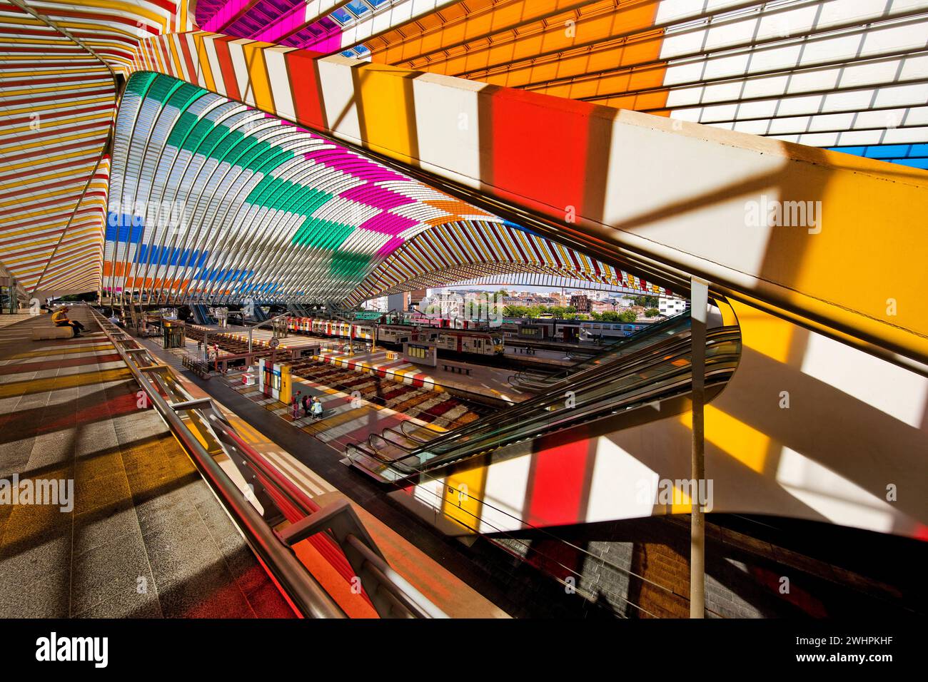 Bahnhof LiÃ¨ge-Guillemins mit Installation von Daniel Buren, LiÃ¨ge, Belgien, Europa Stockfoto