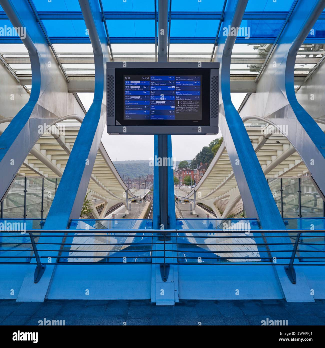 Bahnhof LiÃ¨ge-Guillemins mit Installation von Daniel Buren, LiÃ¨ge, Belgien, Europa Stockfoto