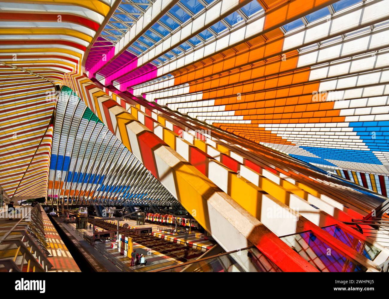 Bahnhof LiÃ¨ge-Guillemins mit Installation von Daniel Buren, LiÃ¨ge, Belgien, Europa Stockfoto