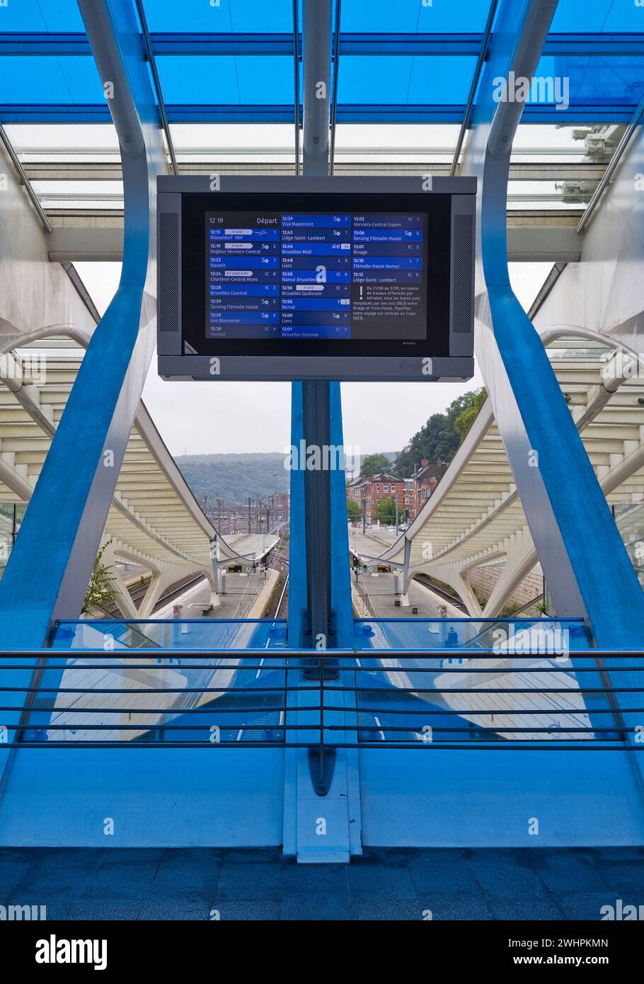 Bahnhof LiÃ¨ge-Guillemins mit Installation von Daniel Buren, LiÃ¨ge, Belgien, Europa Stockfoto