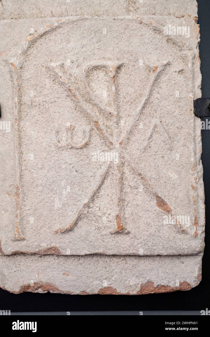 Ladrillo de baro cocido, siglo IV, Museo de los Concilios y la Cultura Visigoda, Iglesia de San Román, Toledo, Castilla-La Mancha, Spanien Stockfoto