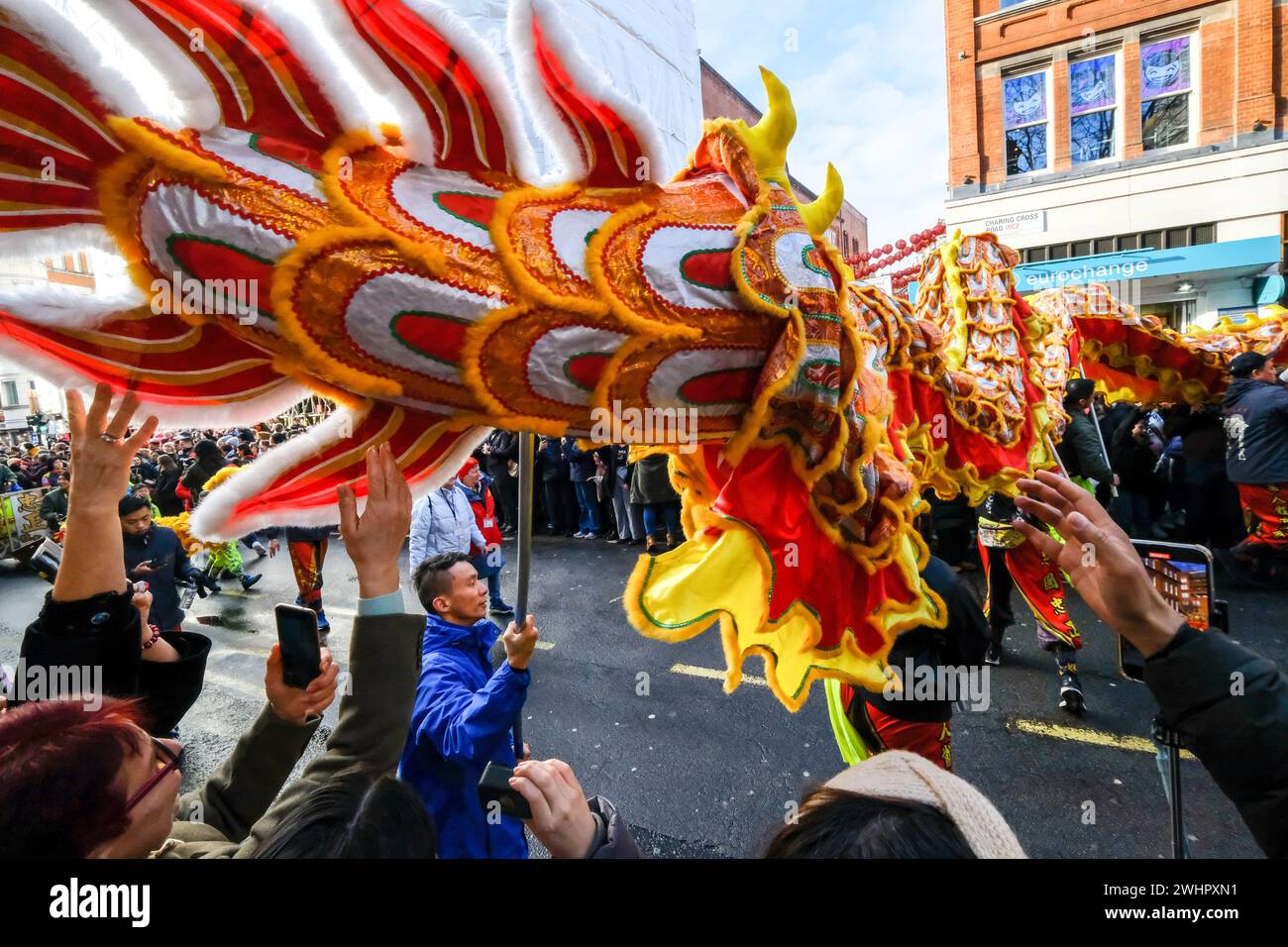 London, Großbritannien. Februar 2024. Chinesisches Neujahr: Jahr des Drachen. Lunar Silvester Parade in Chinatown. Quelle: Matthew Chattle/Alamy Live News Stockfoto