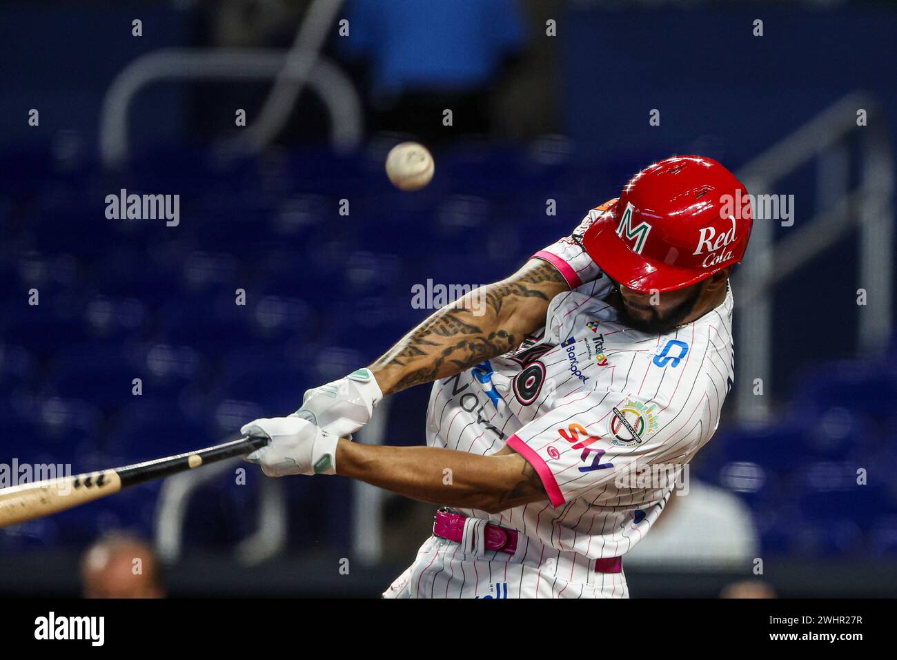 MIAMI, FLORIDA - 1. FEBRUAR: Irving Lopez aus Naranjeros, Mexiko, während eines Spiels zwischen Curazao und Mexiko im loanDepot Park als Teil der Serie del Caribe 2024 am 1. Februar 2024 in Miami, Florida. (Foto: Luis Gutierrez/Norte Photo) Stockfoto