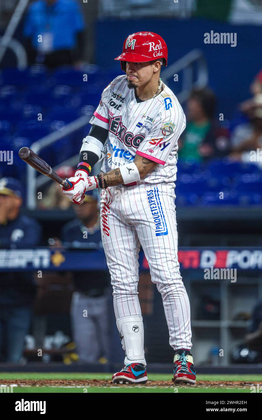 MIAMI, FLORIDA - 1. FEBRUAR: Ramiro Peña aus Naranjeros, Mexiko, während eines Spiels zwischen Curazao und Mexiko im loanDepot Park als Teil der Serie del Caribe 2024 am 1. Februar 2024 in Miami, Florida. (Foto: Luis Gutierrez/Norte Photo) Stockfoto