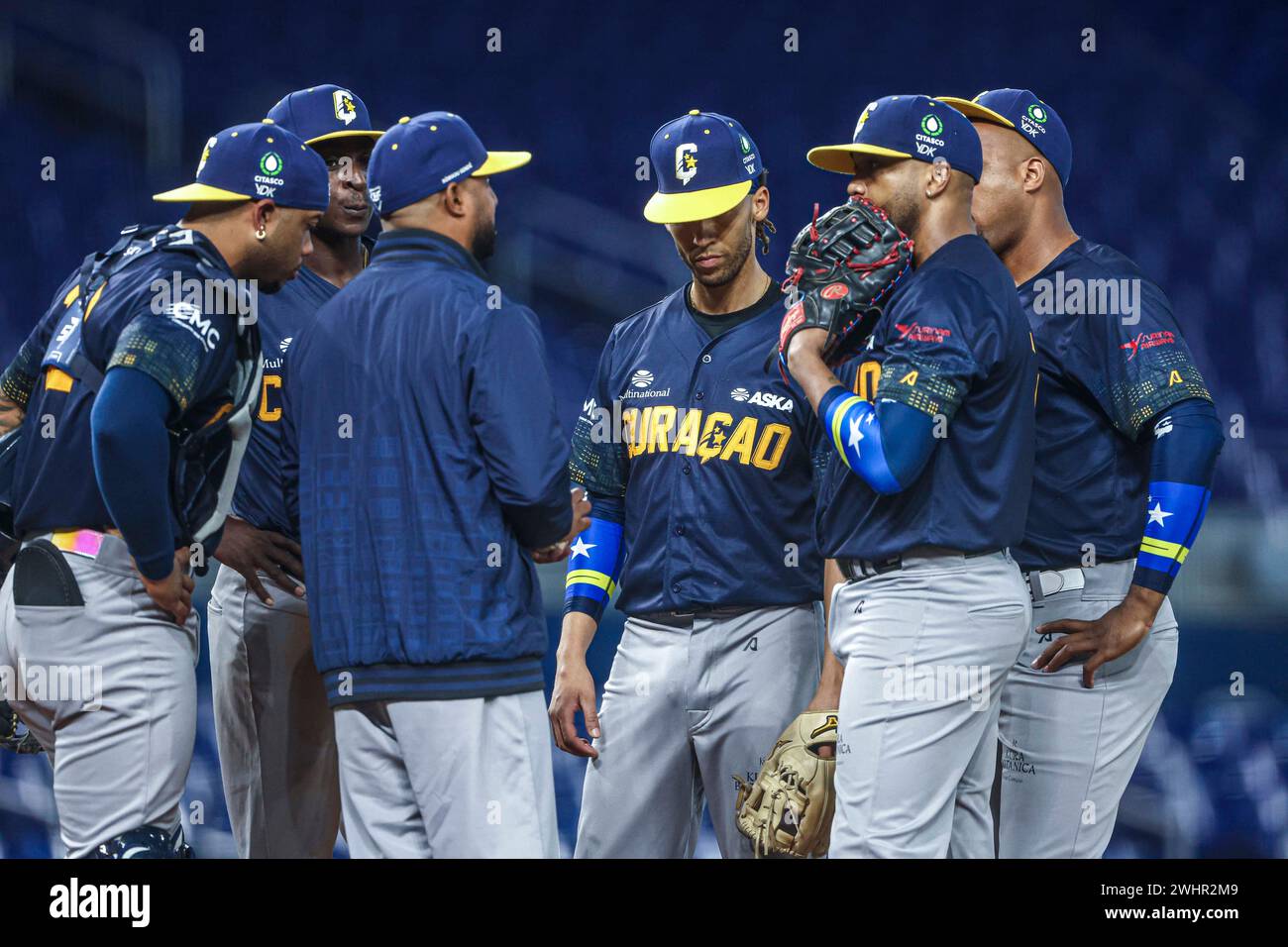 MIAMI, FLORIDA - 1. FEBRUAR: Cuxacao-Team während eines Spiels zwischen Curazao und Mexiko im loanDepot Park als Teil der Serie del Caribe 2024 am 1. Februar 2024 in Miami, Florida. (Foto: Luis Gutierrez/Norte Photo) Stockfoto