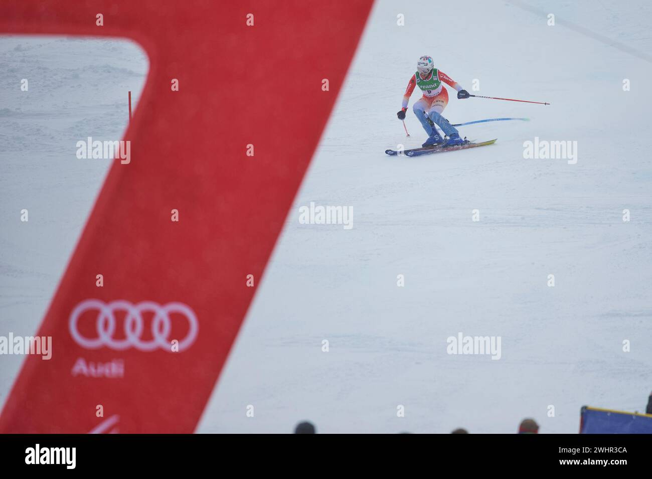 Michelle Gisin aus der Schweiz im Einsatz beim AUDI FIS Ski World Cup 2023/2024, 9. Damen Riesenslalom am 11. Februar 2024 im Avet (Soldeu,A Stockfoto