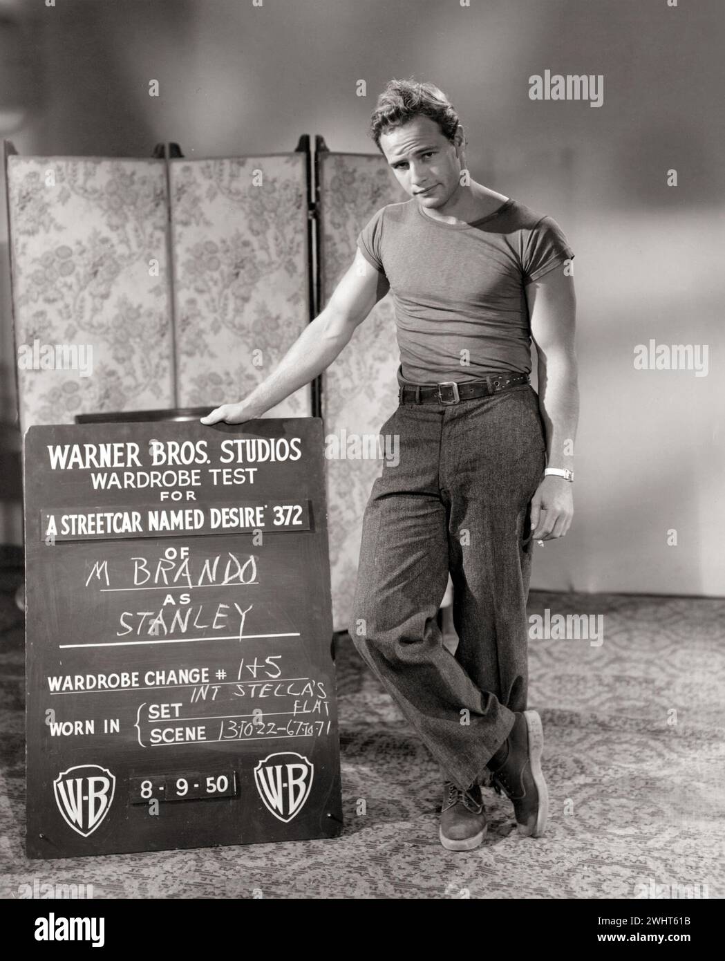 Hinter den Kulissen - Marlon Brando in „A Streetcar Named Desire“ (Warner Brothers, 1951) Stockfoto