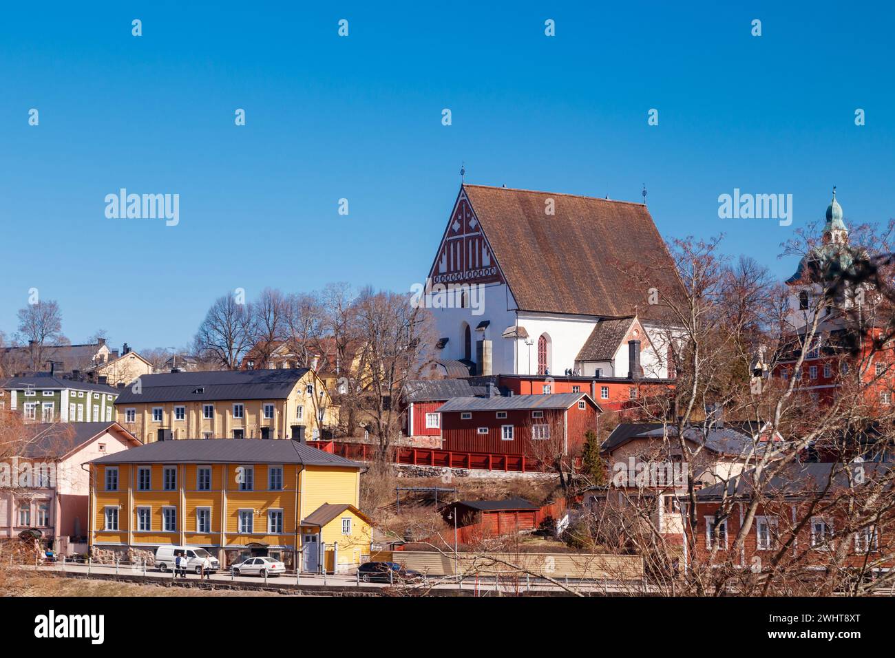 Schöne Panoramasicht auf die Kathedrale von Porvoo und die Altstadt von Porvoo Stockfoto