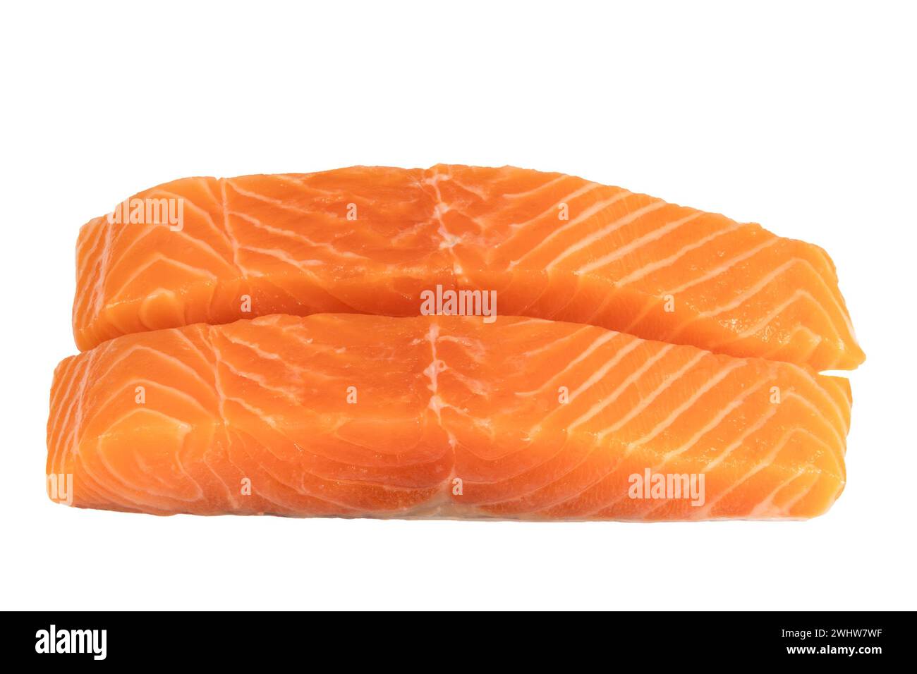 Roher Lachs, isoliert auf weißem Hintergrund Stockfoto