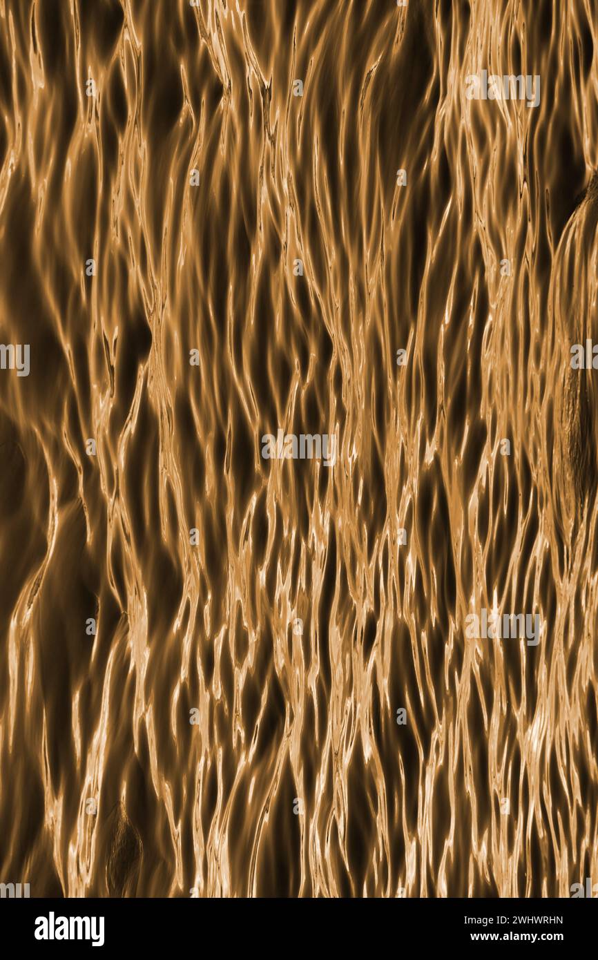 Abstrakte kter Kupferfarbton glatte und gemusterte Illustration, Nahaufnahme Meeresoberflächenfoto Stockfoto