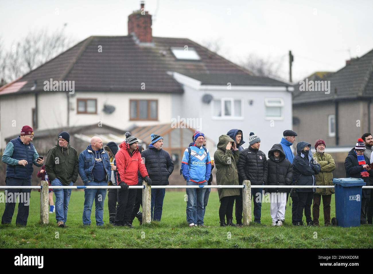 Halifax, England - 7. Februar 2024 - Wakefield Trinity Fans. Rugby League Challenge Cup, Siddal ARLFC vs Wakefield Trinity in Chevinedge (Siddal Sports and Community Centre), Halifax, UK Dean Williams Stockfoto
