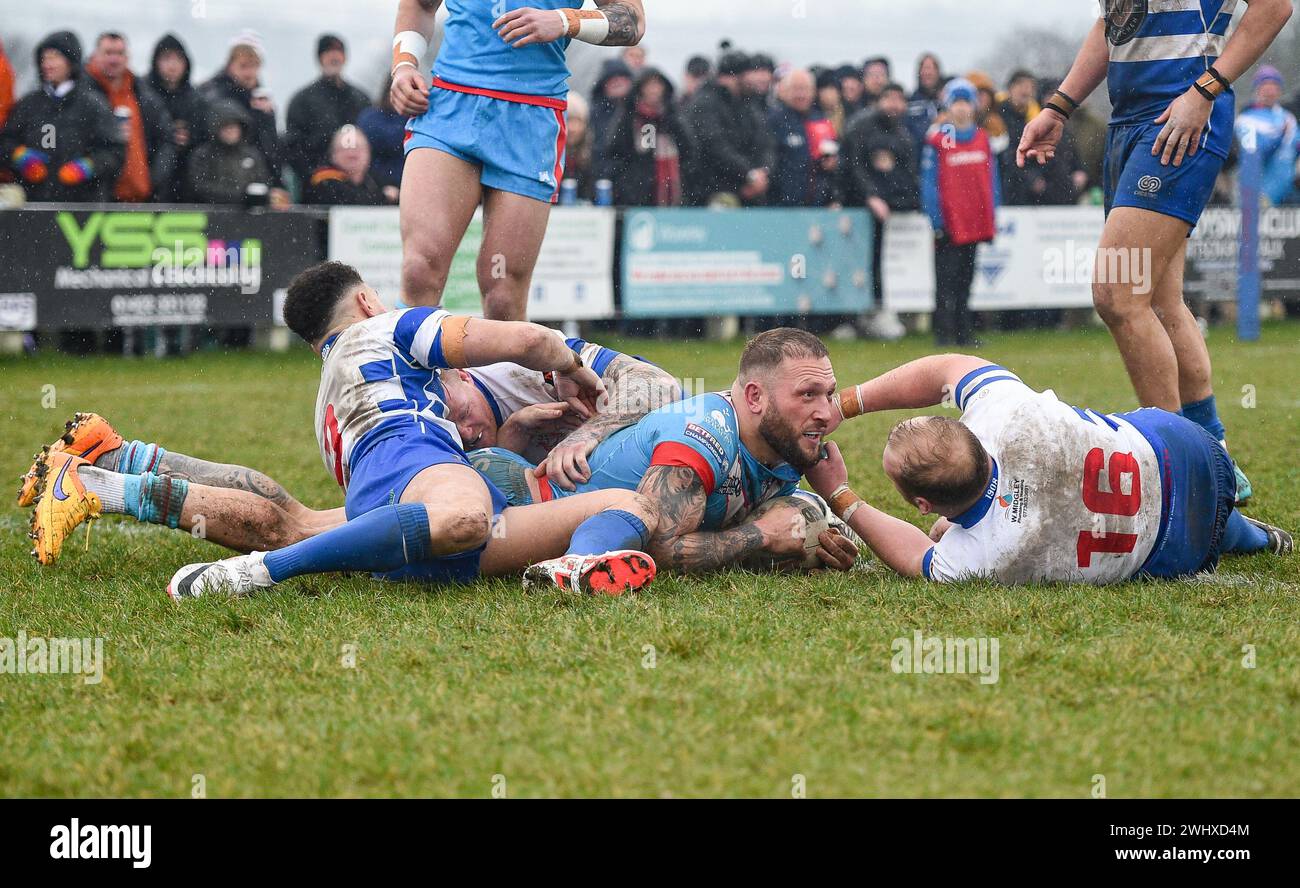 Halifax, England - 7. Februar 2024 - Josh Griffin von Wakefield Trinity hat einen Versuch gemacht. Rugby League Challenge Cup, Siddal ARLFC vs Wakefield Trinity in Chevinedge (Siddal Sports and Community Centre), Halifax, UK Dean Williams Stockfoto