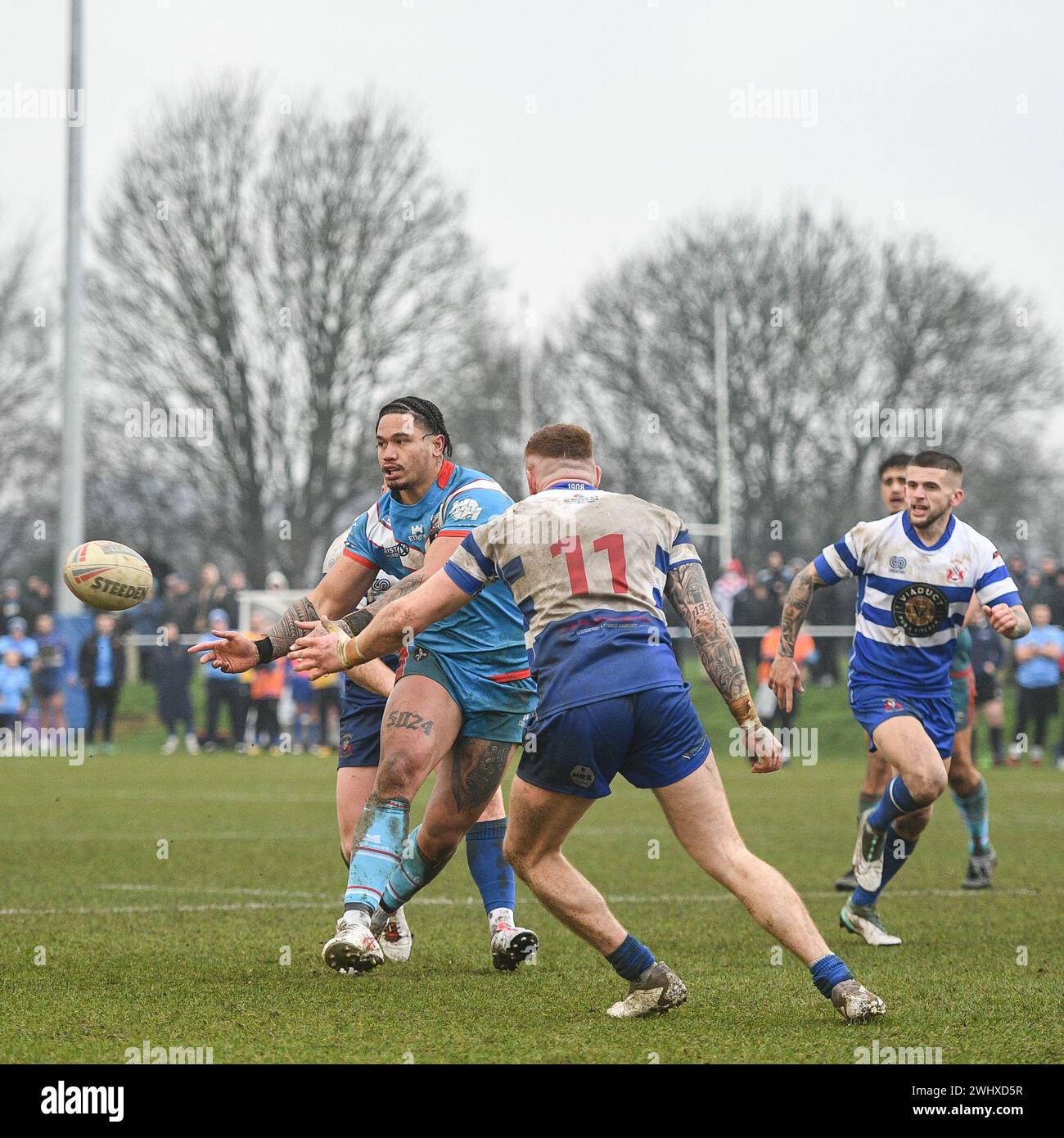 Halifax, England - 7. Februar 2024 - Renouf Atoni von Wakefield Trinity bricht ab. Rugby League Challenge Cup, Siddal ARLFC vs Wakefield Trinity in Chevinedge (Siddal Sports and Community Centre), Halifax, UK Dean Williams Stockfoto