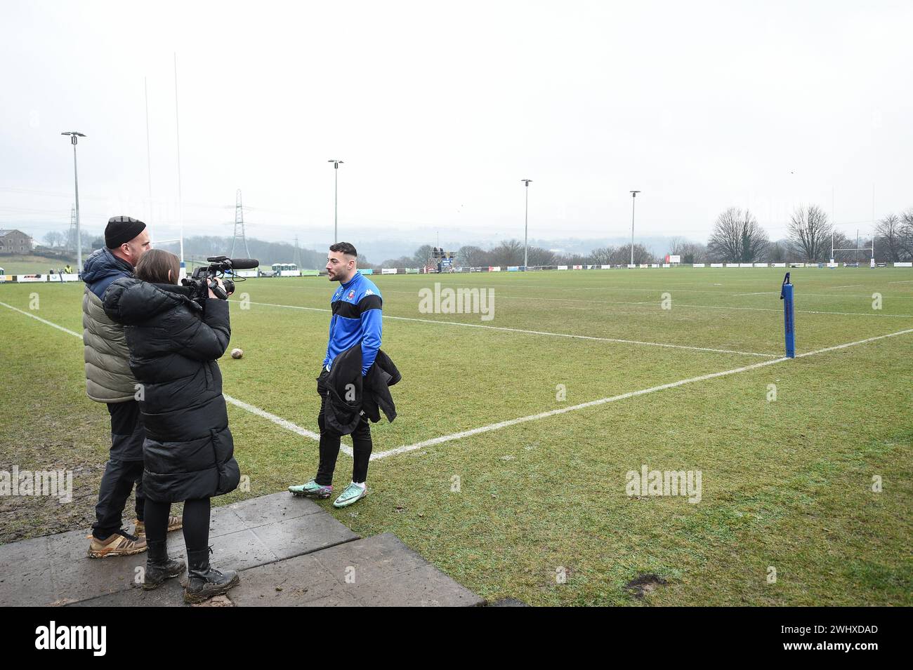 Halifax, England - 7. Februar 2024 - Jake Connor spricht mit den Medien. . Rugby League Challenge Cup, Siddal ARLFC vs Wakefield Trinity in Chevinedge (Siddal Sports and Community Centre), Halifax, UK Dean Williams Stockfoto