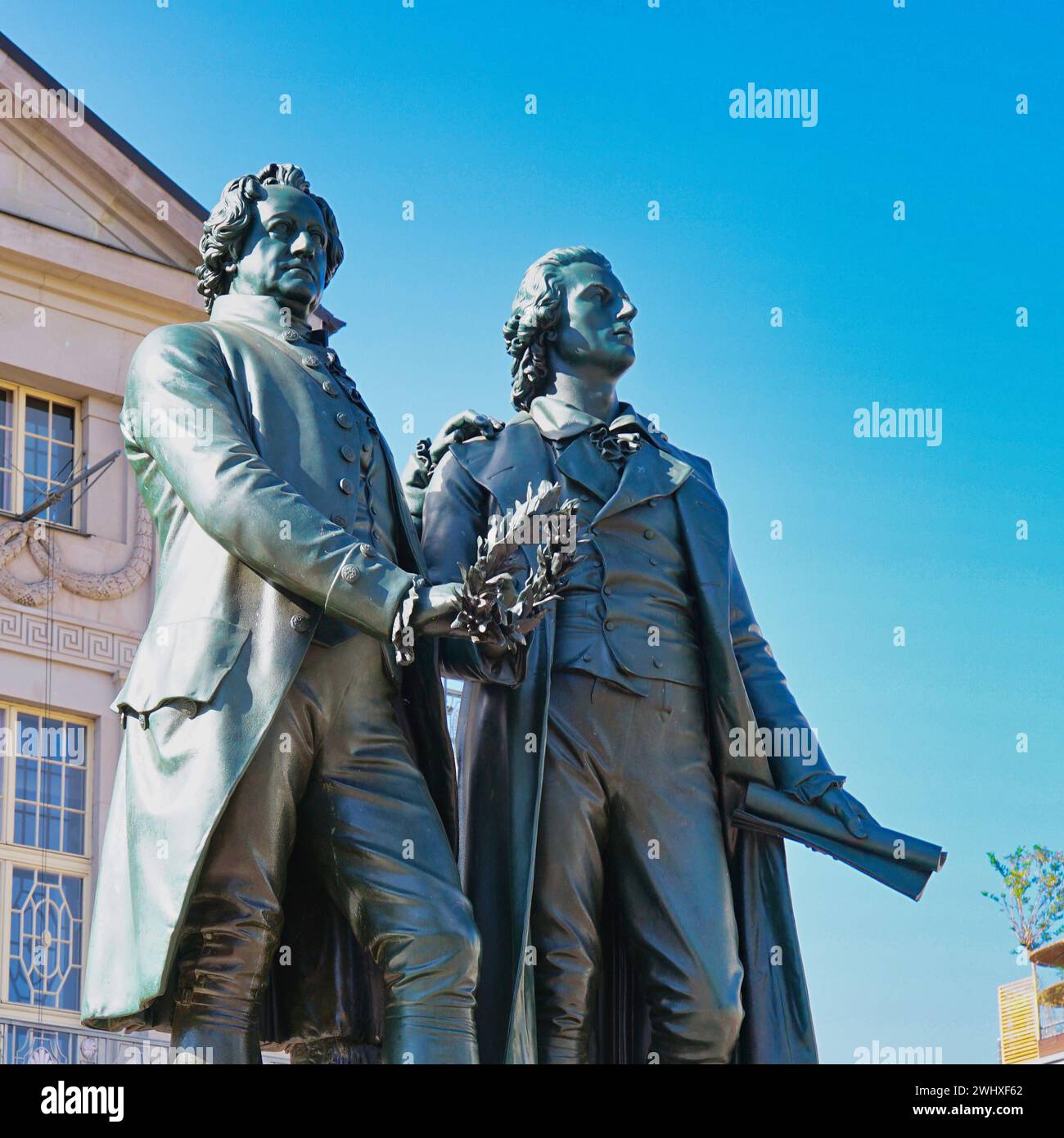 Goethe- und Schiller-Denkmal vor dem Nationaltheater in Weimar Stockfoto