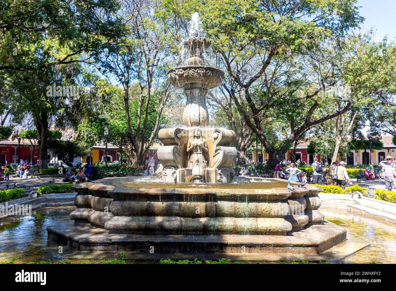 Springbrunnen im Central Park, Antigua, Sacatepéquez Departement, Republik Guatemala Stockfoto