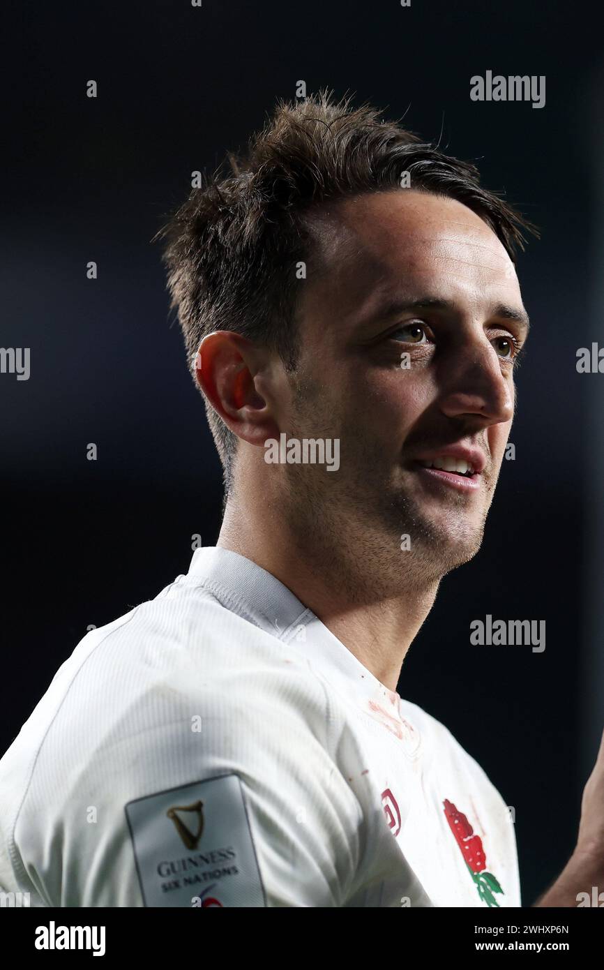 Twickenham, Großbritannien. Februar 2024. Alex Mitchell aus England sieht zu. Guinness Six Nations Championship 2024 Match, England gegen Wales im Twickenham Stadium in Twickenham, Middlesex am Samstag, den 10. Februar 2024. Nur redaktionelle Verwendung. bild von Andrew Orchard/Andrew Orchard Sportfotografie/Alamy Live News Credit: Andrew Orchard Sportfotografie/Alamy Live News Stockfoto