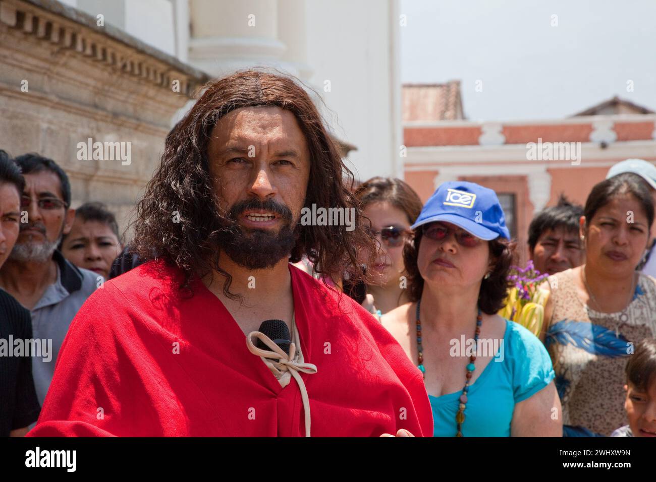 Jesus spricht im Palmensonntag Nachstellung von Ereignissen im Leben Jesu durch die Gruppe Luna Llena (Vollmond). Stockfoto