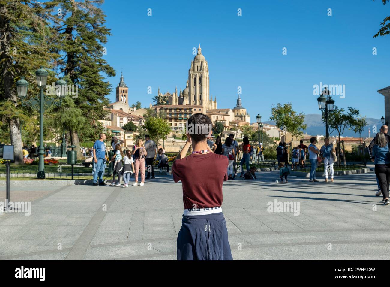 Segovia, Spanien. Tourist macht ein Foto von der Kathedrale Stockfoto