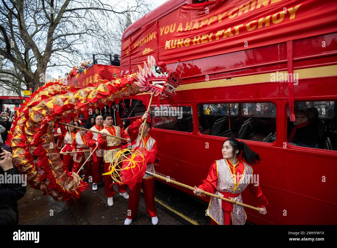 London, Großbritannien. Februar 2024. Drachen-Tänzer nehmen am 11. Februar 2024 an einer Parade zum chinesischen Neujahrsfest in London Teil. Quelle: Stephen Chung/Xinhua/Alamy Live News Stockfoto
