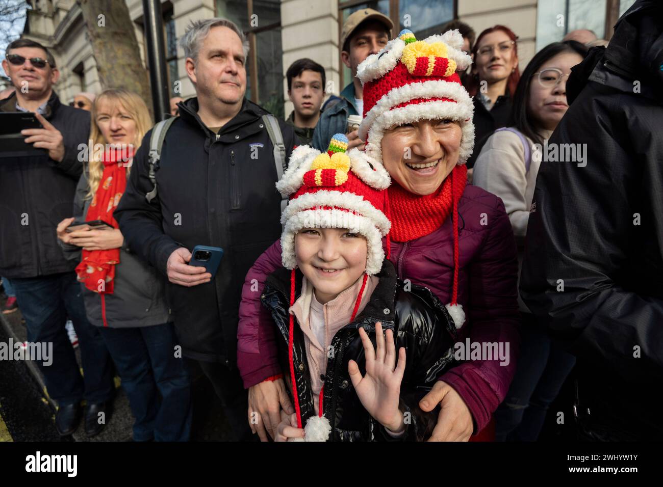 London, Großbritannien. Februar 2024. Die Menschen nehmen am 11. Februar 2024 an einer Parade zum chinesischen Neujahrsfest in London Teil. Quelle: Stephen Chung/Xinhua/Alamy Live News Stockfoto