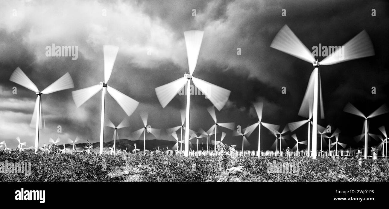 Windmühlen, Nachhaltige Energie, Mojave California, Drohnenaufnahmen, Erneuerbare Energie, Saubere Energie, Windturbinen, Turbinenschaufeln Stockfoto