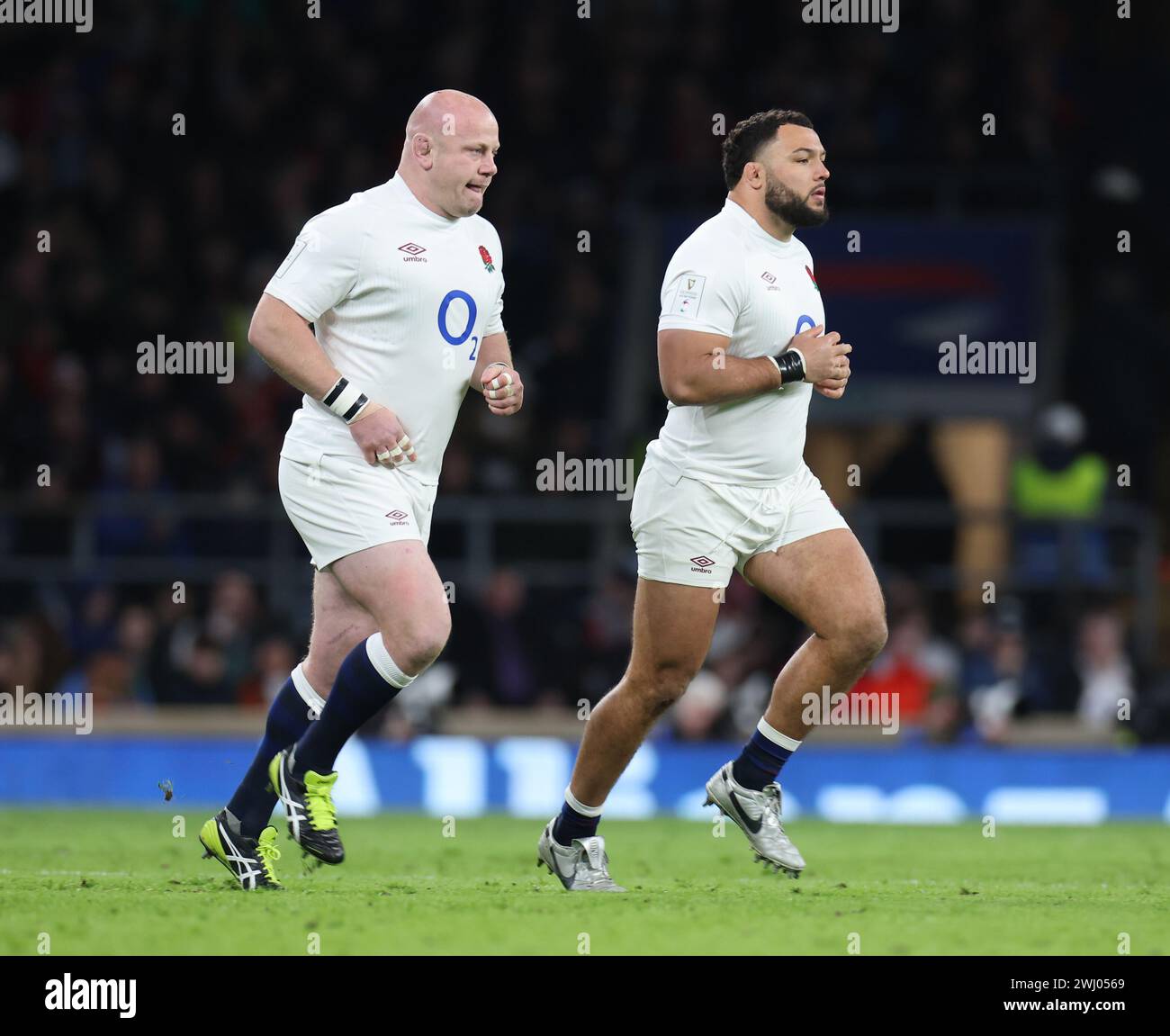 Dan Cole (Leicester Tigers) und Ellis Genge während des Guiness 6 Nations Rugby-Spiels zwischen England und Wales im Twickenham-Stadion Stockfoto